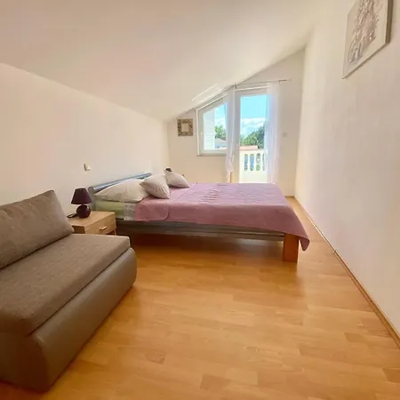 Apartment Franciska Rab Town