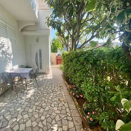 Franciska Apartment Rab Town